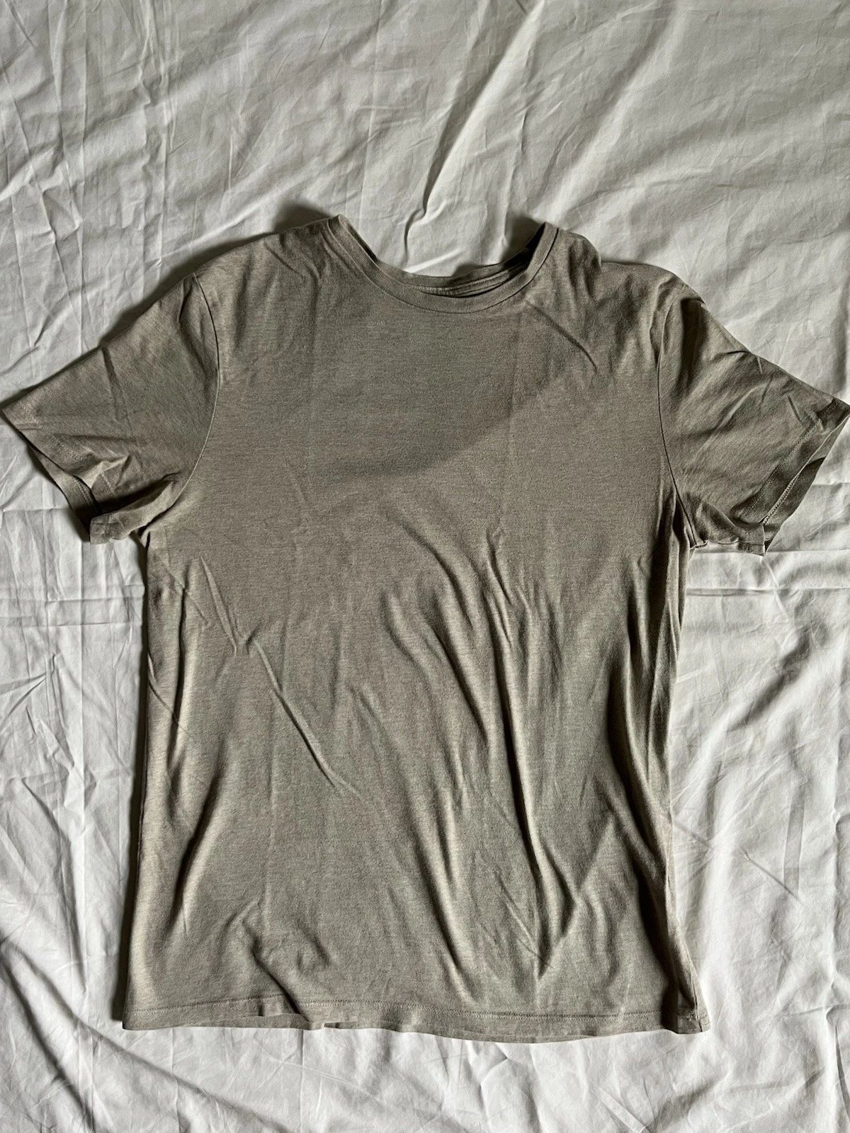 Goodfellow & Co Mens T-Shirt Medium Beige Oatmeal Crew Neck Short Sleeve Basic Unisex T-shirt, Sweatshirt, Hoodie, Long Sleeve Tee - T-Shirt, Sweatshirt, Hoodie