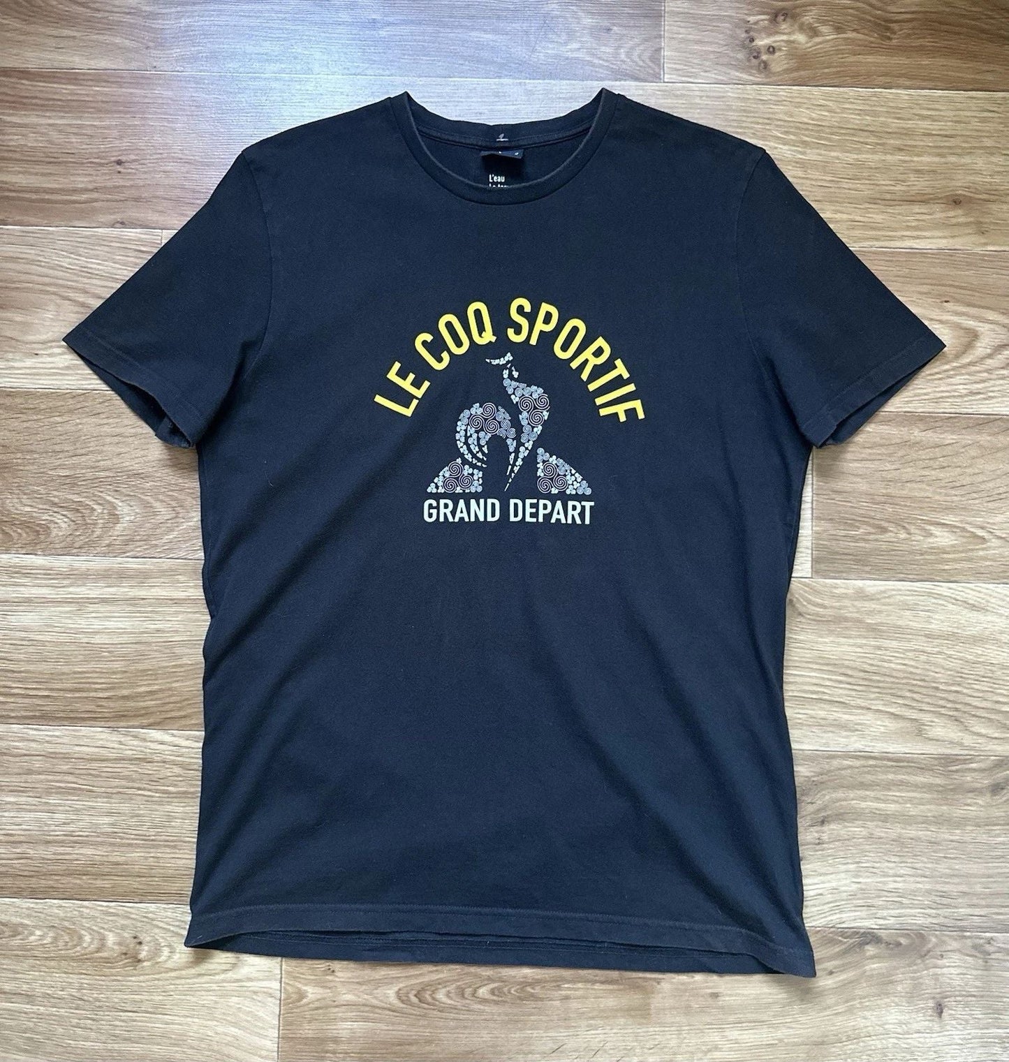 Le Coq Sportif Tour De France Grand Depart Graphic T-Shirt Men's L Faded Black Unisex T-shirt, Sweatshirt, Hoodie, Long Sleeve Tee - T-Shirt, Sweatshirt, Hoodie