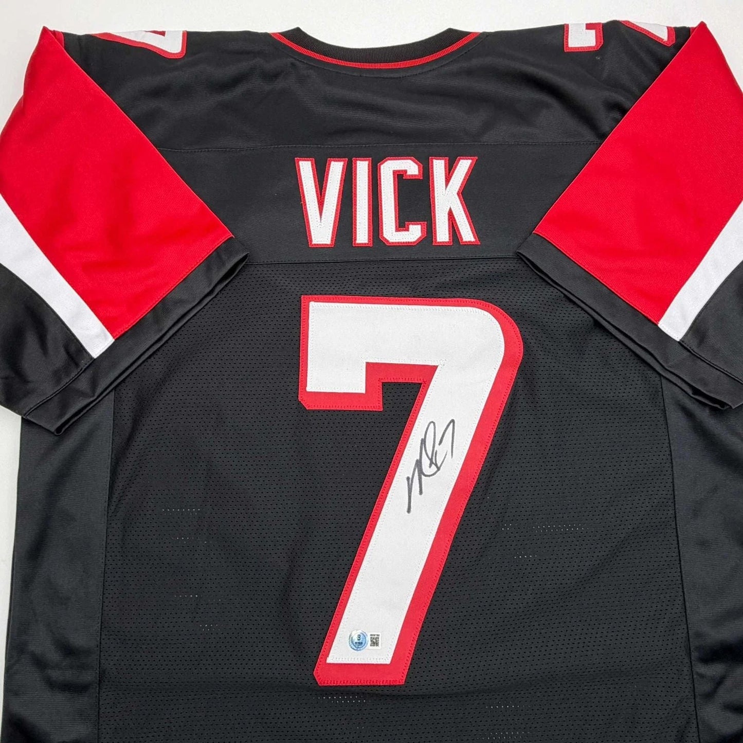 MICHAEL MIKE VICK Atlanta Black Football Jersey Unisex T-shirt, Sweatshirt, Hoodie, Long Sleeve Tee - T-Shirt, Sweatshirt, Hoodie