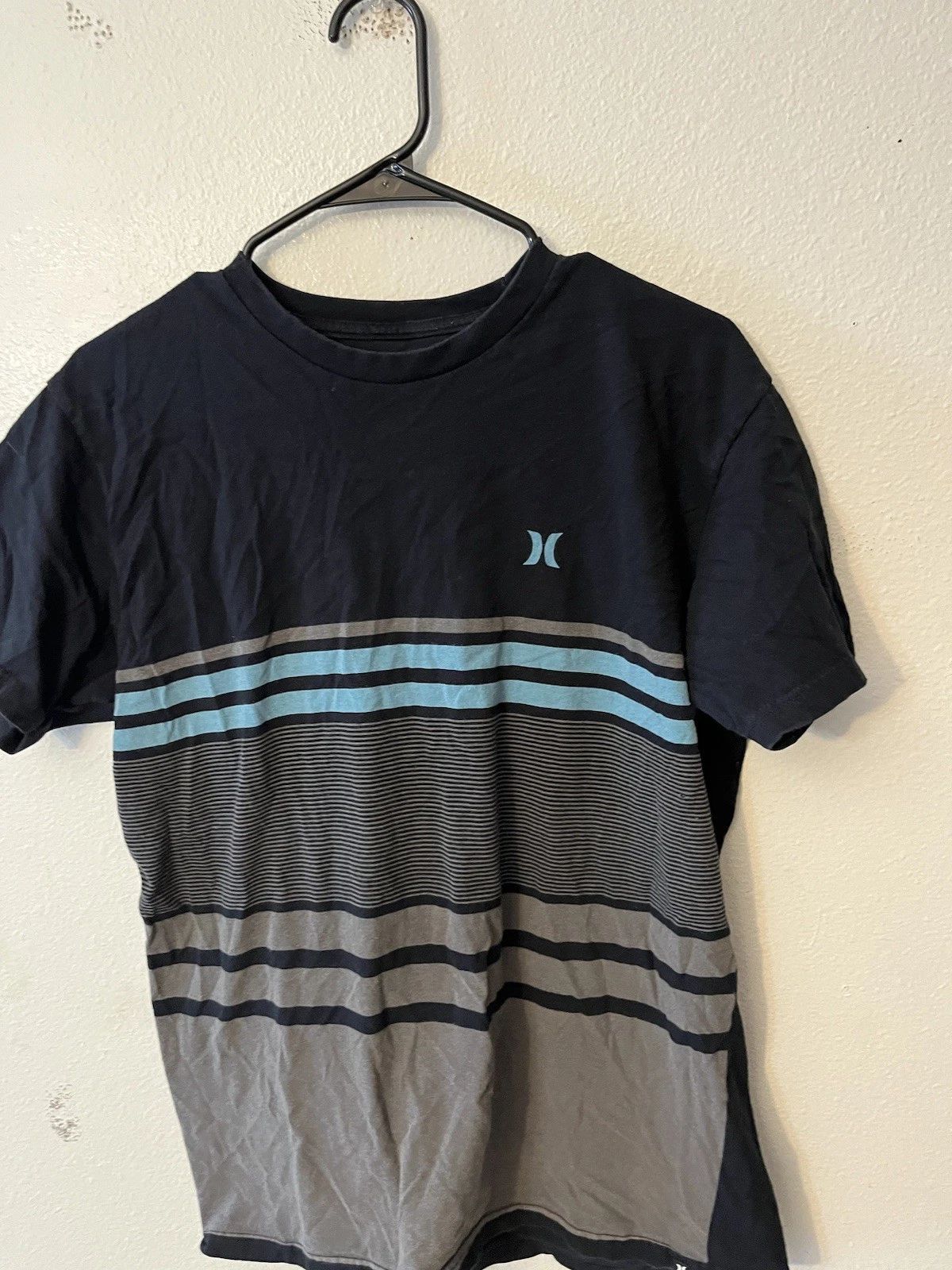 Hurley T-Shirt Men's Short Sleeve Logo Tee Fit Crew Neck White Medium Graphic Unisex T-shirt, Sweatshirt, Hoodie, Long Sleeve Tee - T-Shirt, Sweatshirt, Hoodie