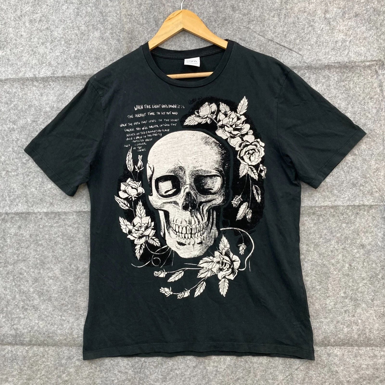 Zara T-Shirt Mens L Large Slim Fit Black Skull Short Sleeve Crew Neck 34310 Unisex T-shirt, Sweatshirt, Hoodie, Long Sleeve Tee - T-Shirt, Sweatshirt, Hoodie