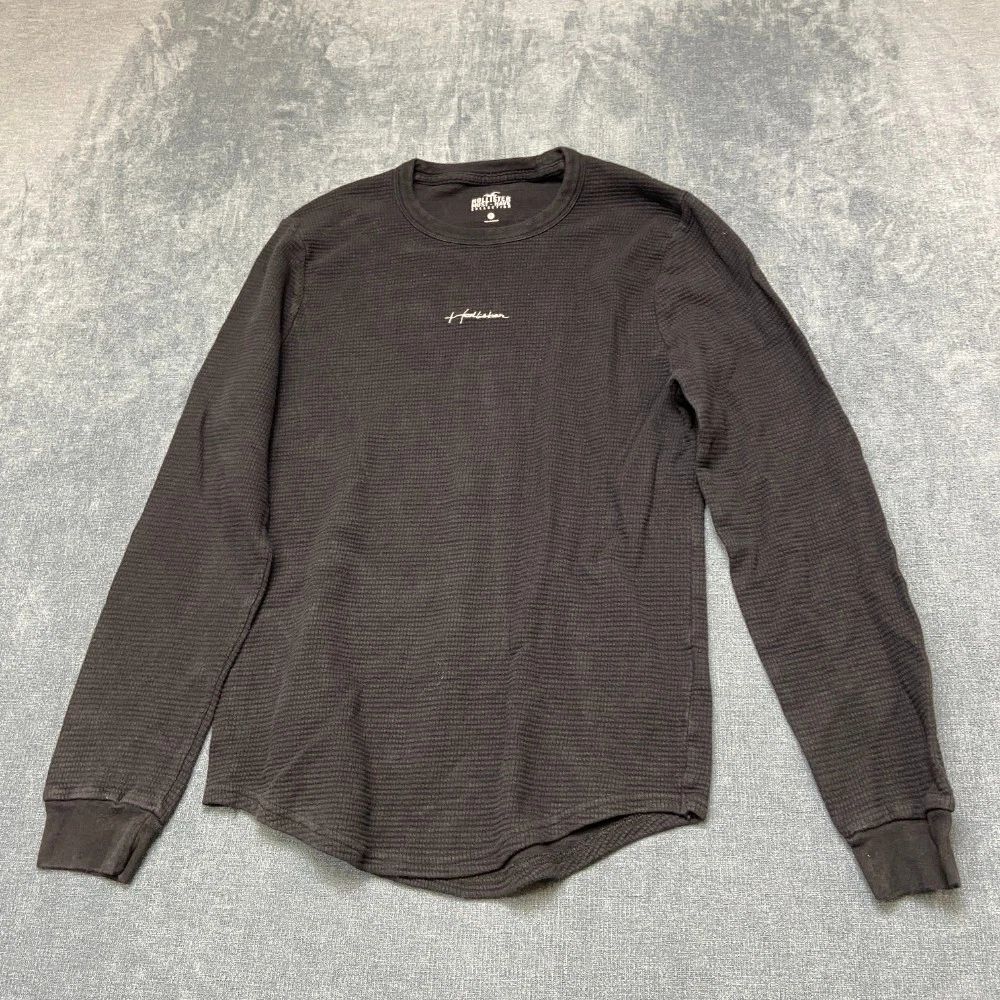 Hollister Must Have Collection French Terry Shirt Mens Medium Black Round Hem Unisex T-shirt, Sweatshirt, Hoodie, Long Sleeve Tee - T-Shirt, Sweatshirt, Hoodie